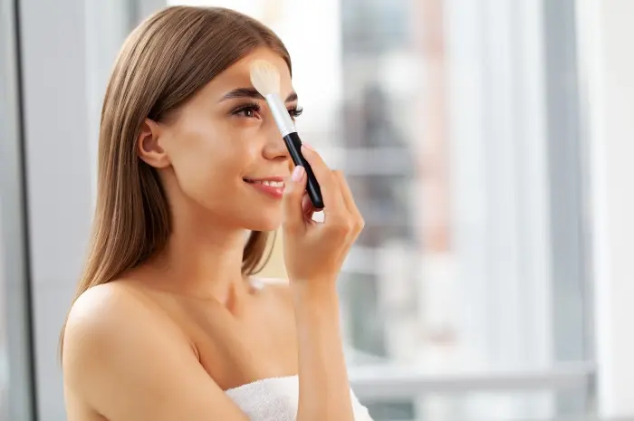 How to Apply Highlighter to Get Charming Glowing Skin